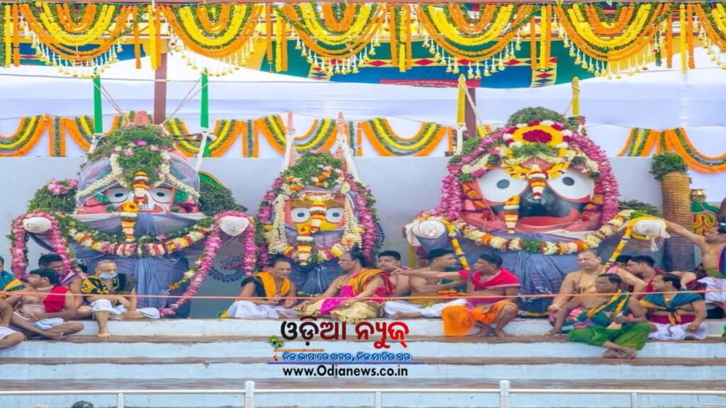 ସ୍ନାନ ବେଦୀରେ କାଳିଆ ସାଆନ୍ତ